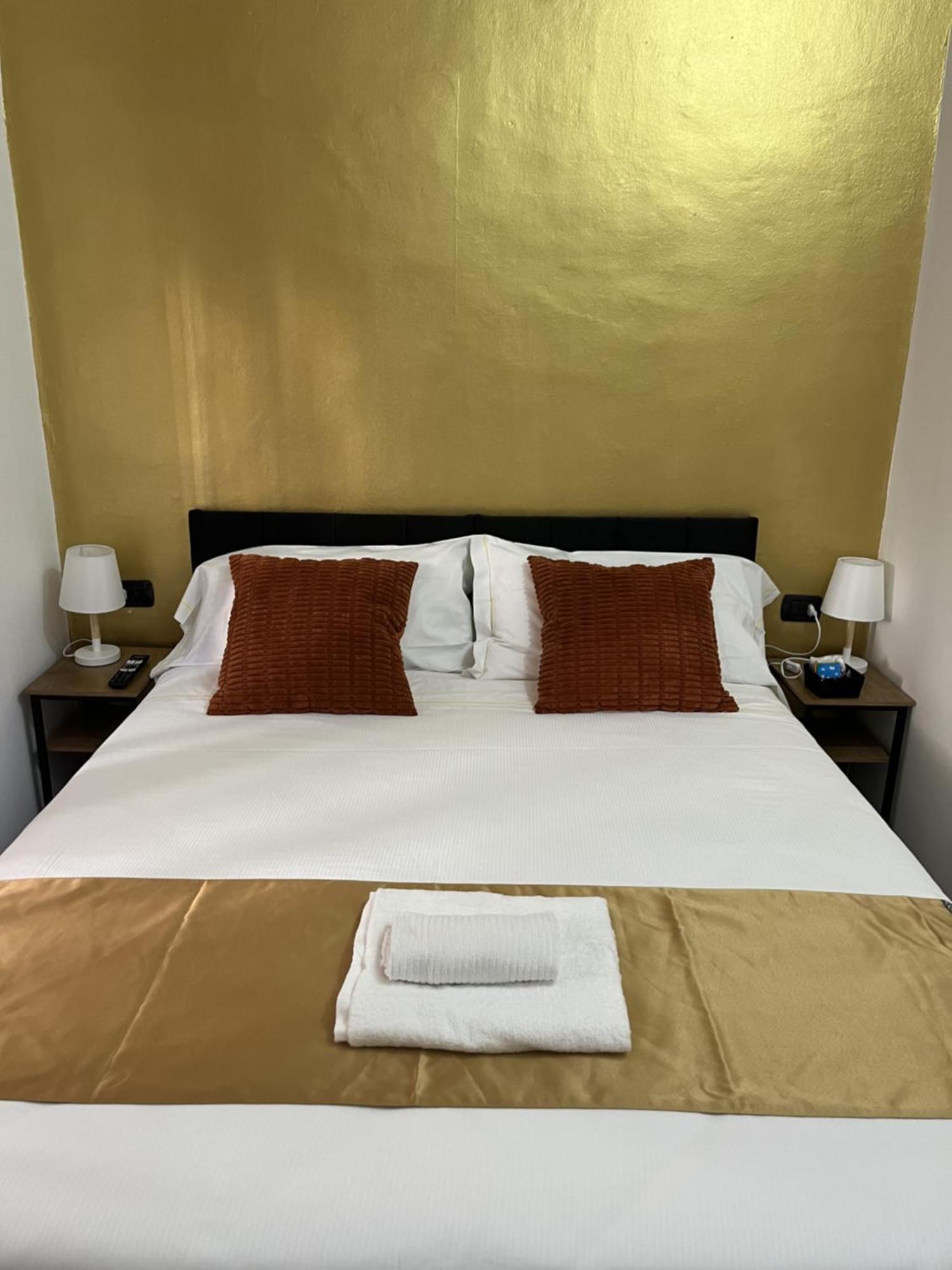 Genova Gold Rooms Værelse billede